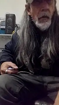 Snapshot of PastingForgiver chatting on February 6, 12:04 am PastingForgiver online show from February 6, 12:04 am