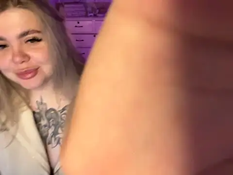 AidraLegend online show from February 5, 5:06 pm