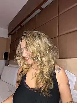 Maddy Beluci online show from March 11, 1:00 am