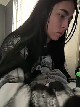 Sara Fernandez  online show from February 24, 2:15 pm