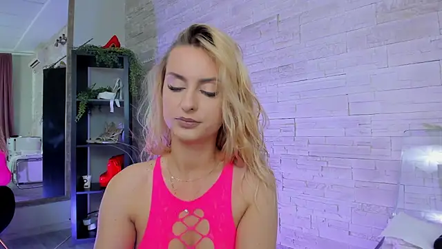 Ivorym00n online show from May 4, 5:14 am