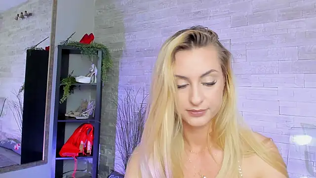 Ivorym00n online show from May 10, 5:01 am