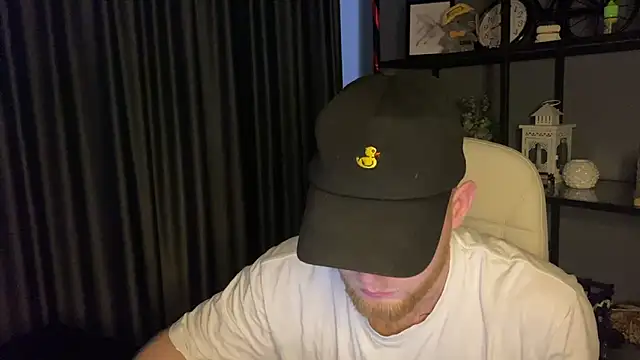 Snapshot of Adam_ice chatting on March 26, 5:24 am Adam ice online show from March 26, 5:24 am