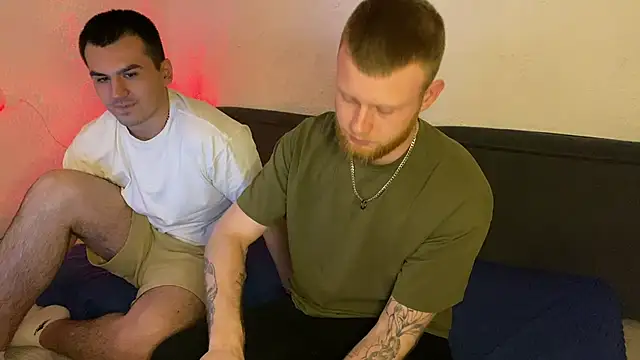 Snapshot of Adam_ice chatting on April 5, 6:38 pm Adam ice online show from April 5, 6:38 pm