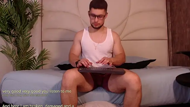 Snapshot of valenssio_moretti chatting on March 31, 3:52 am valenssio moretti online show from March 31, 3:52 am