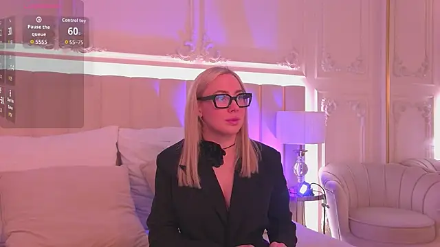 Snapshot of NicoleRays chatting on February 9, 12:53 pm NicoleRays online show from February 9, 12:53 pm