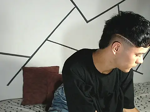 Snapshot of cooper_shiro chatting on February 11, 12:26 am cooper shiro online show from February 11, 12:26 am