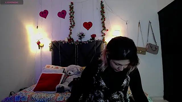 Snapshot of Sharma_Amayra chatting on April 21, 7:17 pm Sharma Amayra online show from April 21, 7:17 pm