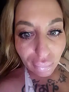 MiaMooly online show from February 24, 6:39 pm