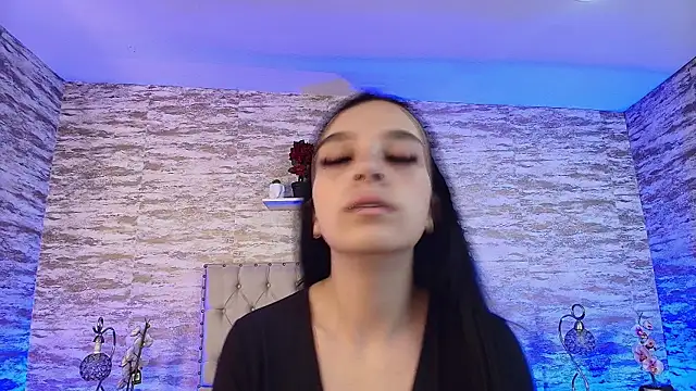 Elizabeth Ferrer online show from March 30, 12:28 pm