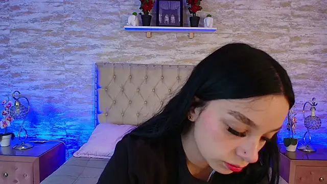 Elizabeth Ferrer online show from April 1, 12:17 pm