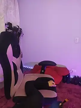 missfungi8 online show from March 30, 8:04 am