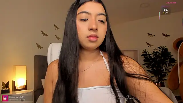 missvancouver online show from March 16, 12:42 pm