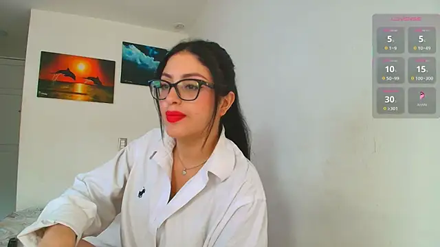 Artt Juli online show from April 28, 9:09 pm