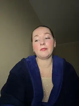 lolamur  online show from February 4, 9:53 pm