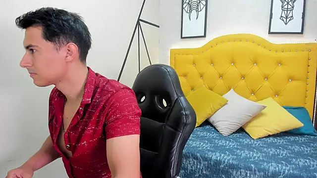 Mike Conors online show from February 27, 2:22 am