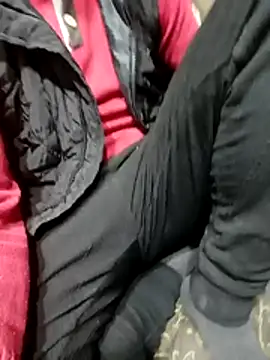 Snapshot of Aww21 chatting on February 12, 9:10 pm Aww21 online show from February 12, 9:10 pm