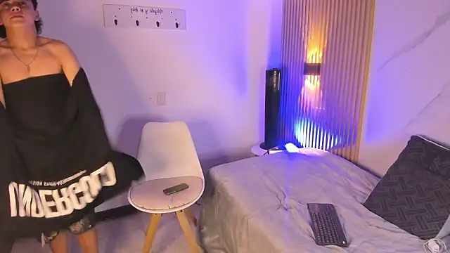 Owen Mac online show from February 5, 11:15 am