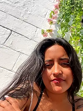 Annie Alicee online show from February 11, 1:27 pm