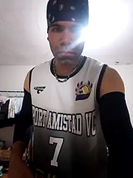 Snapshot of thom_1 chatting on March 9, 12:47 am thom 1 online show from March 9, 12:47 am