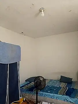 Snapshot of thom_1 chatting on March 27, 4:18 pm thom 1 online show from March 27, 4:18 pm