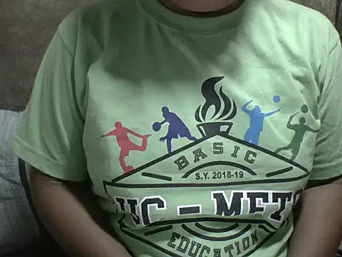 Pinaymorenabebe12 online show from February 8, 12:08 pm