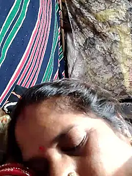 Snapshot of Hot_kiran4 chatting on April 21, 12:01 am Hot kiran4 online show from April 21, 12:01 am