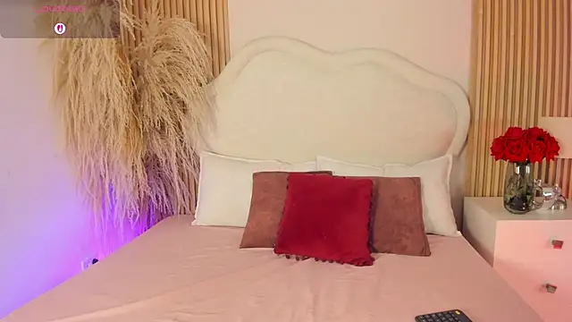 Snapshot of rebeca_taylor chatting on April 8, 3:17 am rebeca taylor online show from April 8, 3:17 am
