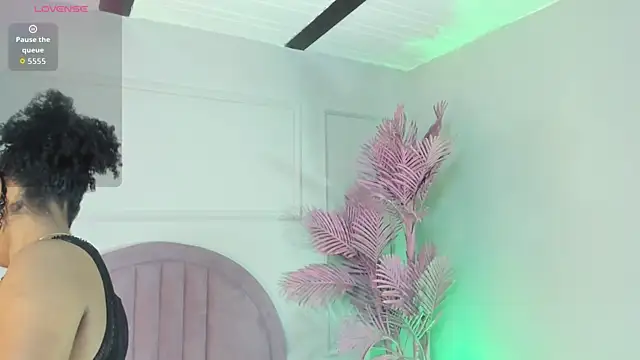 Nalapalmer online show from March 30, 10:00 pm