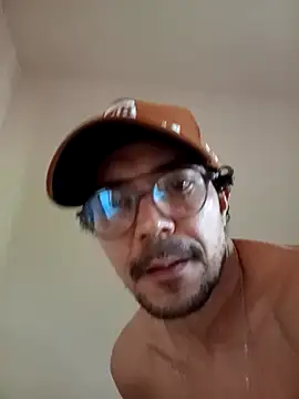 RaphaelAruana26 online show from February 3, 11:59 am