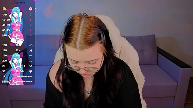 Kira G0ld online show from July 8, 5:06 pm