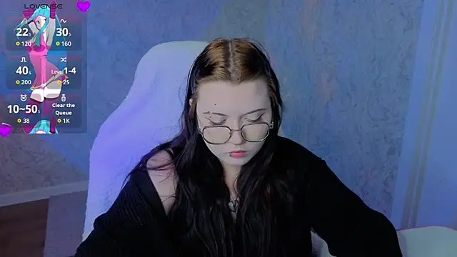 Kira G0ld online show from July 10, 5:04 pm