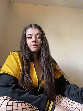 Salvibaddie online show from February 8, 9:51 pm