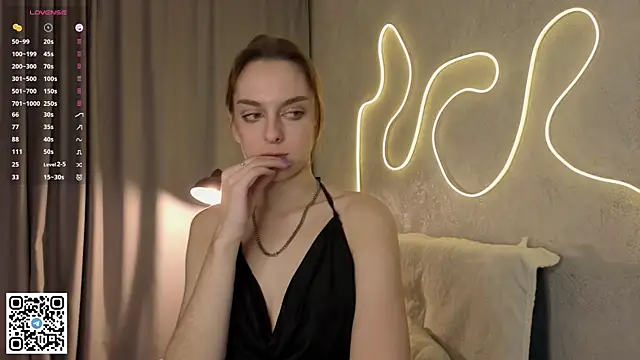 Snapshot of MiraPrudden chatting on February 4, 7:42 pm MiraPrudden online show from February 4, 7:42 pm