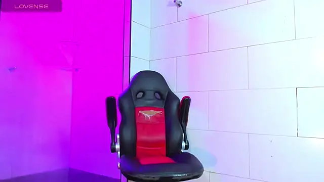 Maddye Fox online show from March 6, 7:21 pm