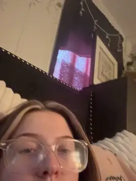 lovelyprincess2 online show from February 10, 8:35 pm