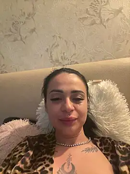 BrianaBloom online show from April 27, 1:14 am