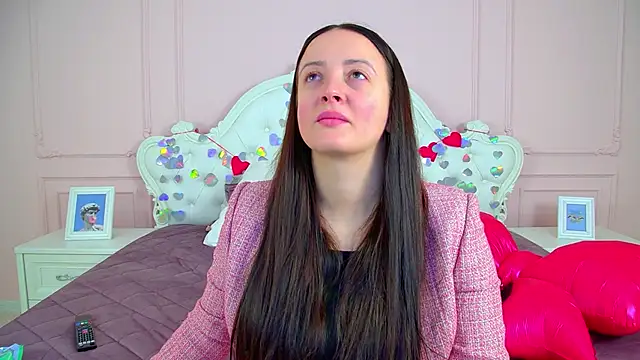 ElinaBellucci online show from February 13, 4:30 am