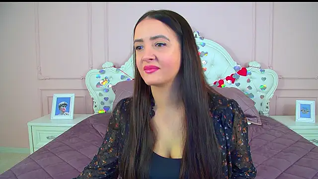 ElinaBellucci online show from February 16, 4:30 am