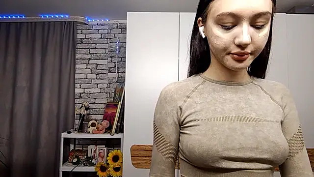 Snapshot of Anberri chatting on February 8, 9:13 am Anberri online show from February 8, 9:13 am