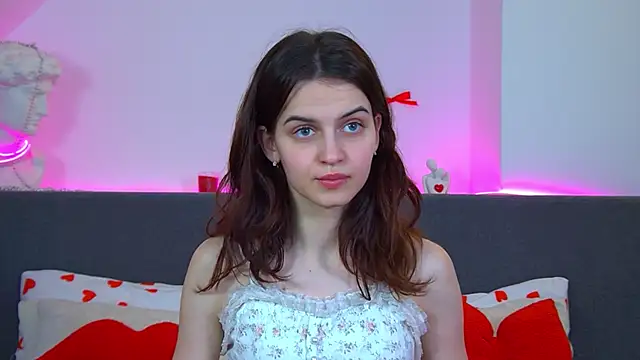 BellaBriggs online show from February 9, 11:58 am