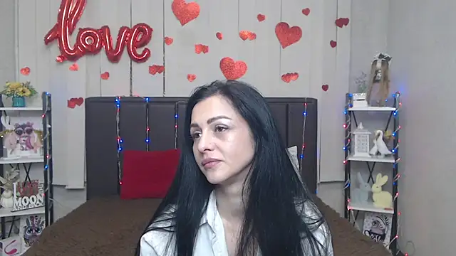 EvaClarkk online show from May 17, 5:20 pm