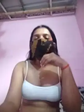 Snapshot of sexy_taniya21 chatting on April 4, 6:33 am sexy taniya21 online show from April 4, 6:33 am