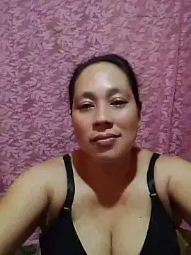 Snapshot of May_Bombs chatting on March 21, 8:19 am May Bombs online show from March 21, 8:19 am