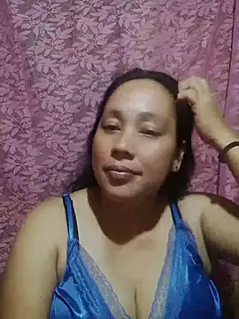 Snapshot of May_Bombs chatting on March 25, 10:27 pm May Bombs online show from March 25, 10:27 pm