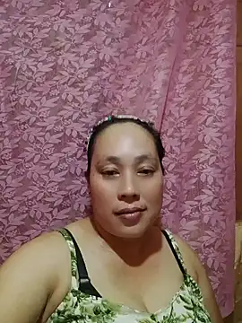 Snapshot of May_Bombs chatting on March 31, 7:09 am May Bombs online show from March 31, 7:09 am