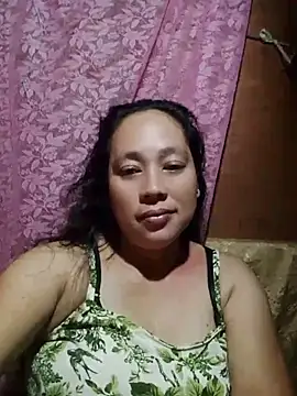 Snapshot of May_Bombs chatting on March 31, 7:58 pm May Bombs online show from March 31, 7:58 pm