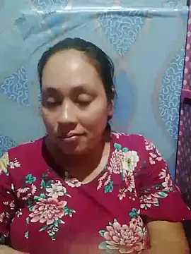 Snapshot of May_Bombs chatting on April 7, 12:49 pm May Bombs online show from April 7, 12:49 pm