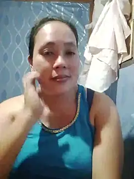 Snapshot of May_Bombs chatting on April 11, 10:41 am May Bombs online show from April 11, 10:41 am