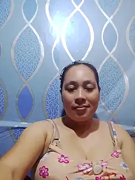 Snapshot of May_Bombs chatting on April 16, 11:07 pm May Bombs online show from April 16, 11:07 pm